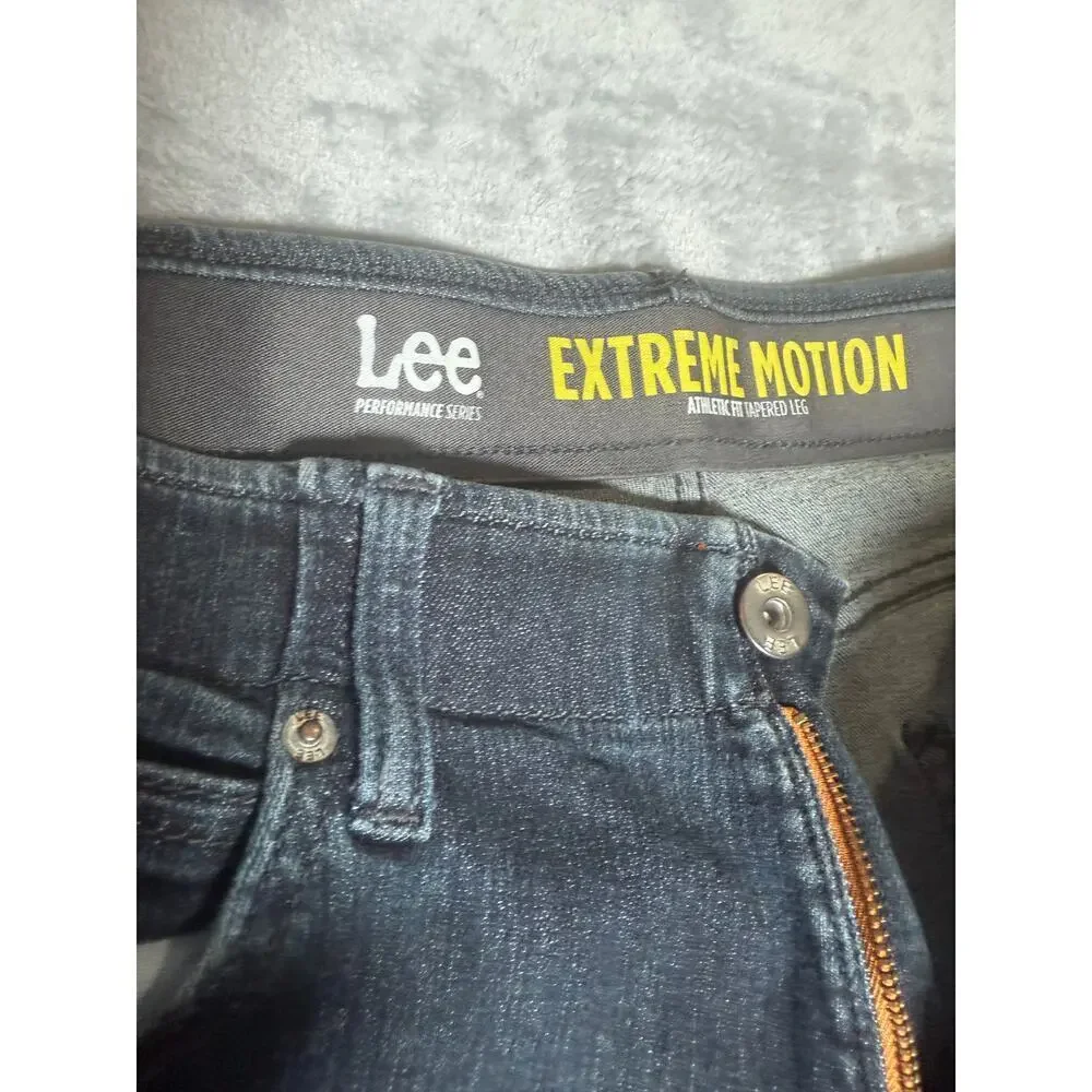 Lee Extreme Motion Athletic Fit Tapered Stretch Jeans 34/32 Men’s Dark Wash